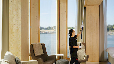 Solo Sokos Hotel Pier 4 haastaa ja palkitsee siivoajansa